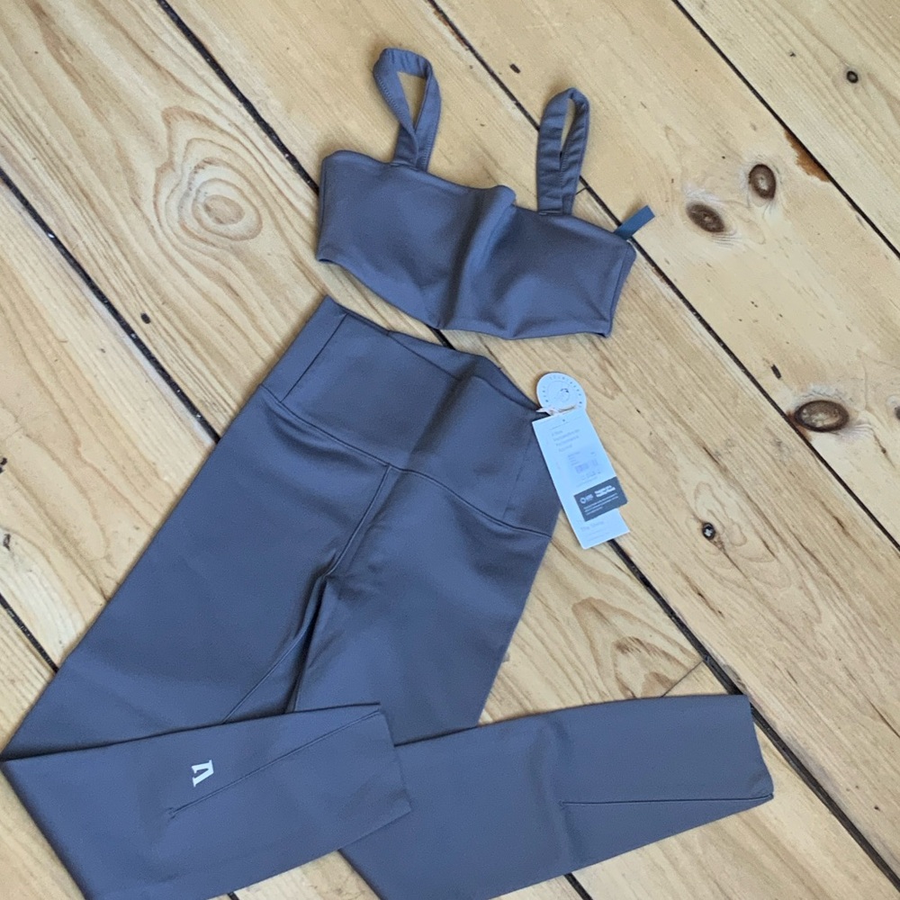 Vuori Women's Two-Piece Active Set in Slate Gray